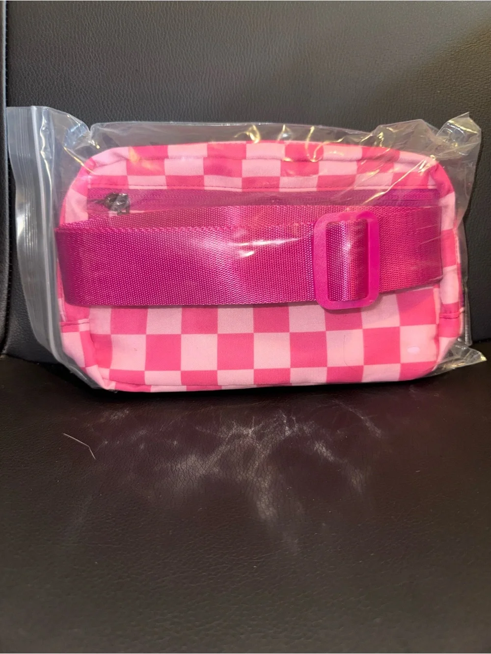 Zenana Outfitters Pink Checkerboard Zip Belt Bag NEW - Picture 3 of 3